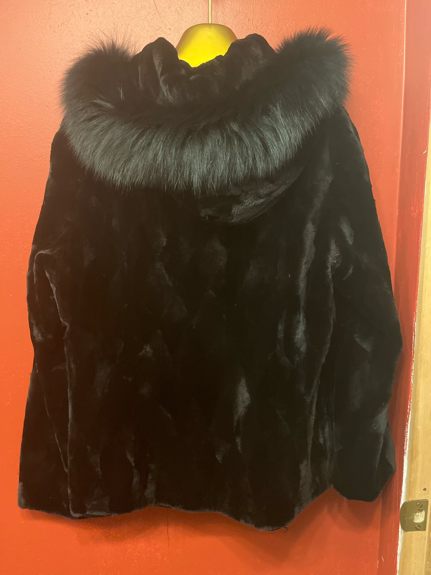 Size M Black Rabbit Fox Trim Fur