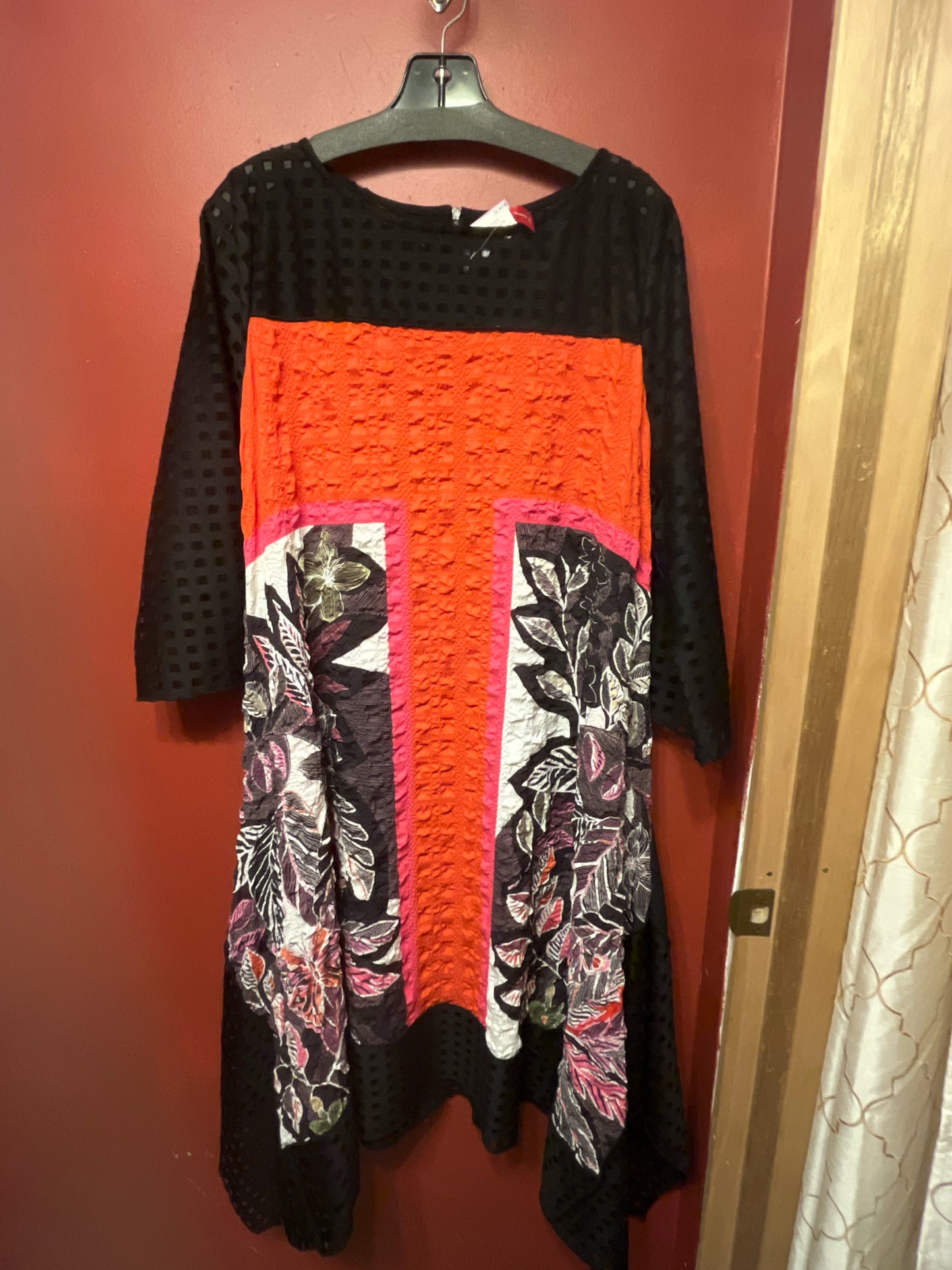 Size XL IC Red/Multi Mesh Floral, Color Block Dress